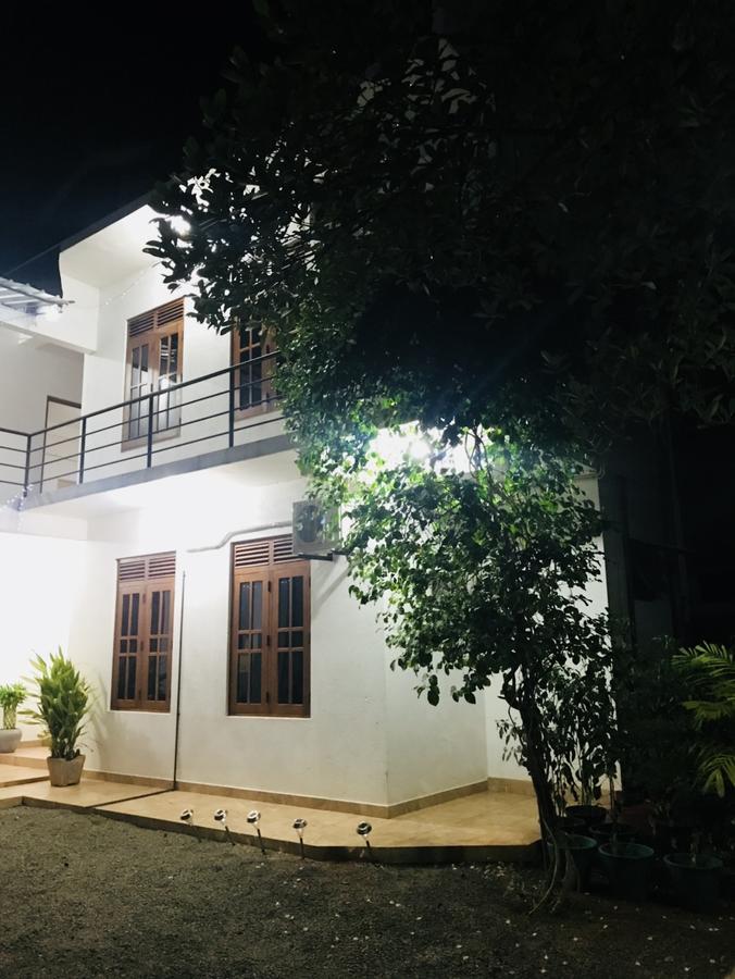 Emarald Holiday Homes Anuradhapura Ngoại thất bức ảnh