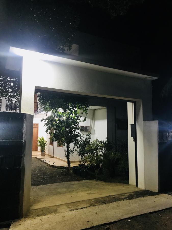 Emarald Holiday Homes Anuradhapura Ngoại thất bức ảnh