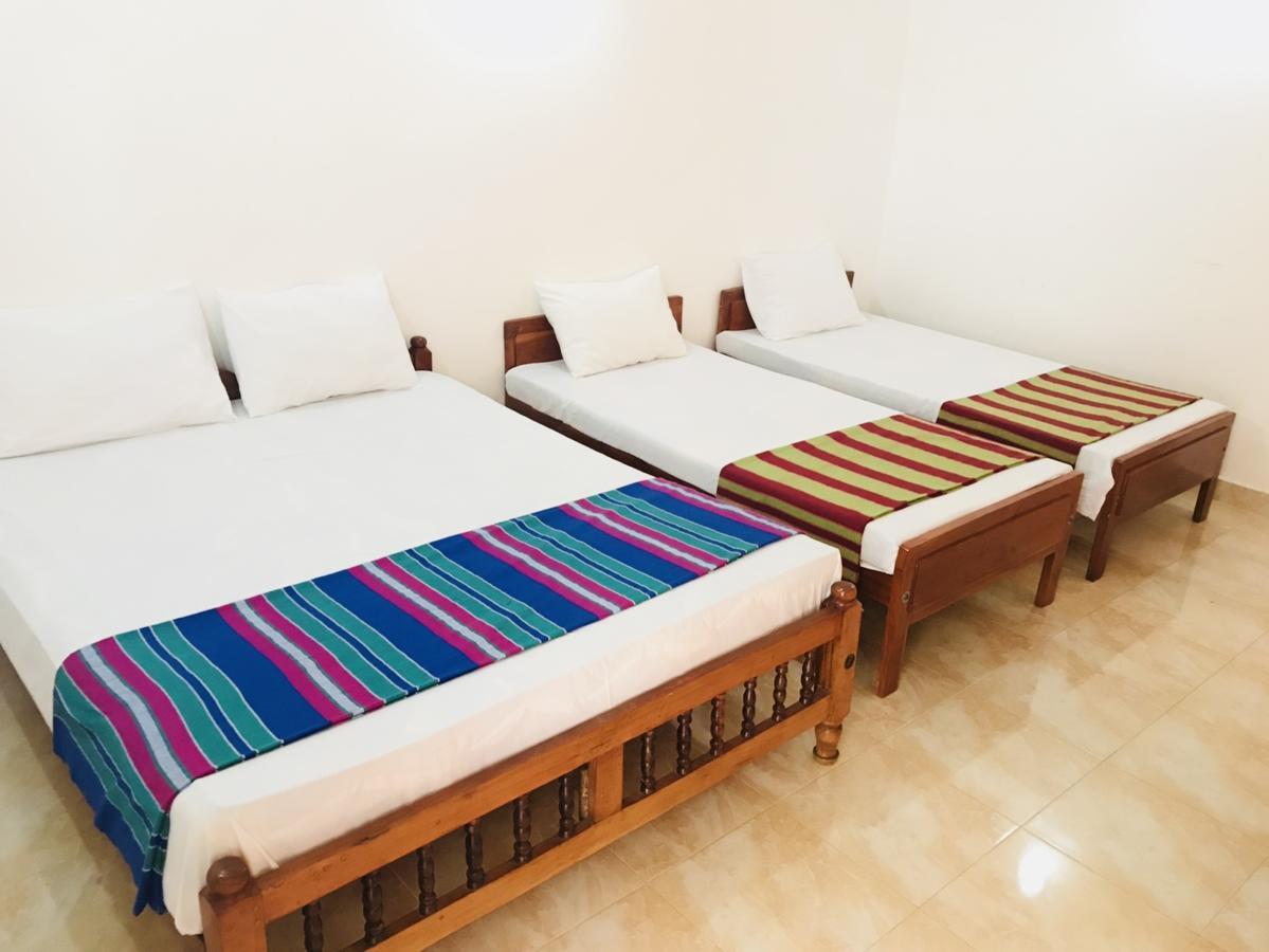Emarald Holiday Homes Anuradhapura Phòng bức ảnh